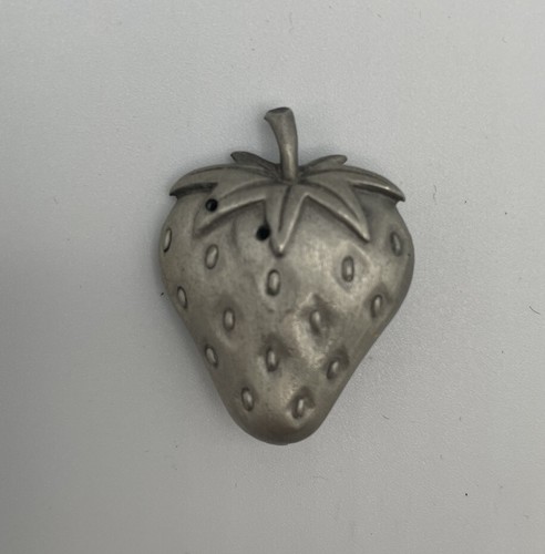 Signierte Ms DEE Vintage Erdbeere Anstecknadel Zinn Modeschmuck kostenloser Versand - Bild 1 von 3