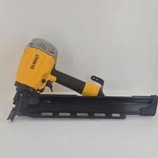 Herramienta pistola clavadora neumática DEWALT - acabado amarillo negro gris