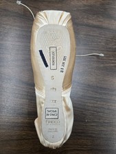 FREED OF LONDON Specials Satin - 6XXX - 'Butterfly' Maker Custom Pointe Shoes