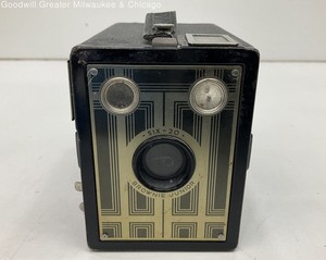 Vintage Kodak Six-20 Brownie Junior Camera