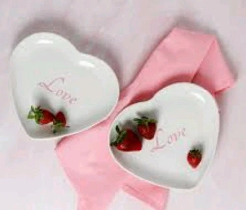 FIESTA LOVE HEART PLATES