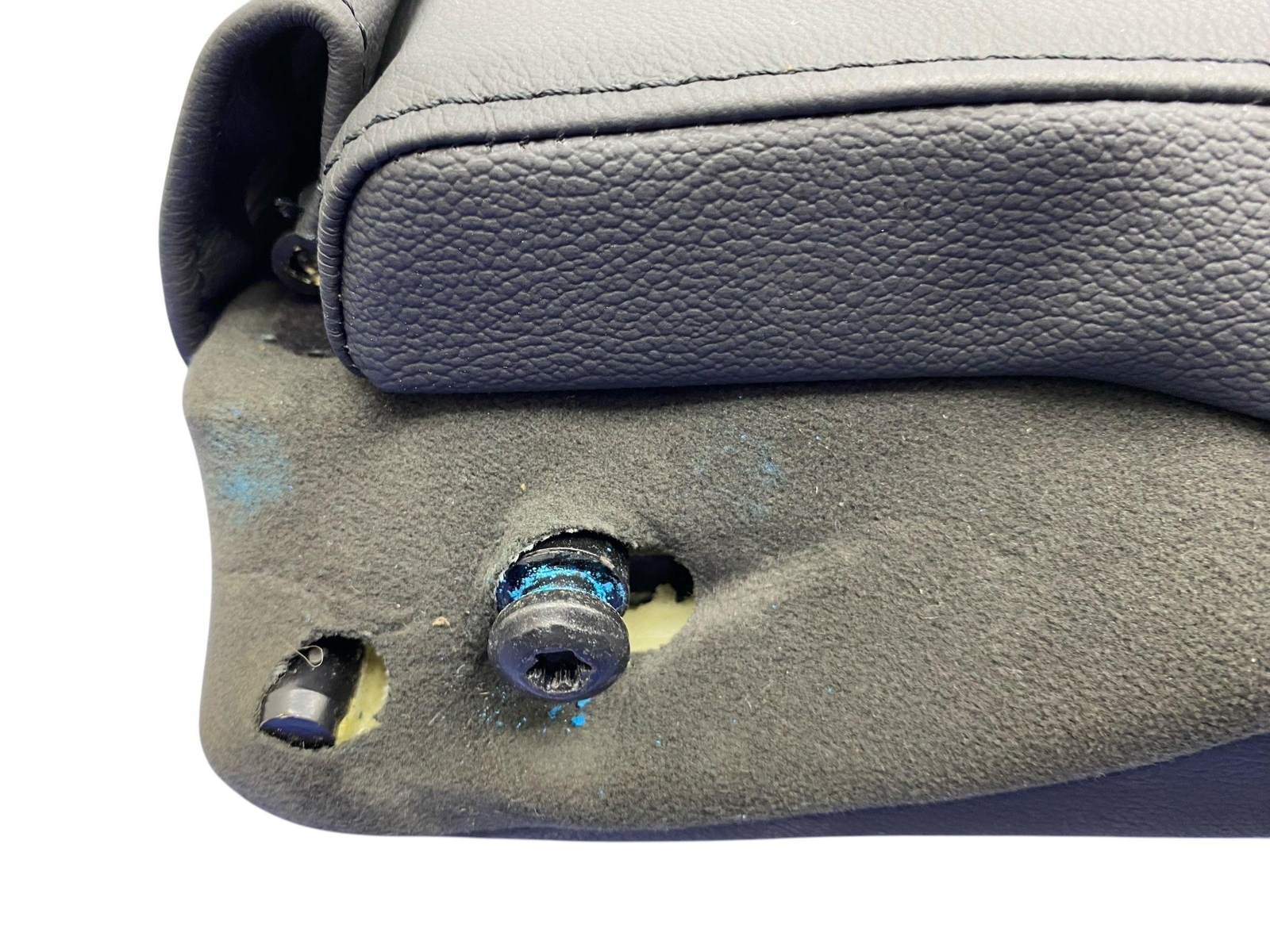 2014 - 2016 MASERATI GHIBLI OEM REAR SEAT CENTER ARMREST W/ STORAGE COMPARTMENT