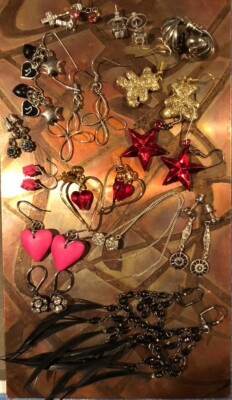 Lot Of Mixed Metals Earring Pairs Beaded Feathers Rockstar Holiday Hearts Stars