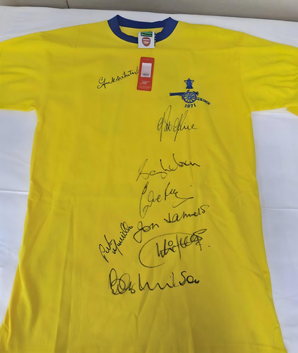 1971 FA Cup Final MultiSigned Shirt Featuring 8 Arsenal Legends Rare Gift