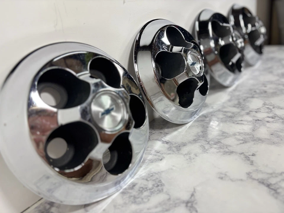 1969-1970 Chevrolet Chevelle Camaro Nova GM Accessory # 993804 Four Bolt On Caps - Изображение 3 из 4