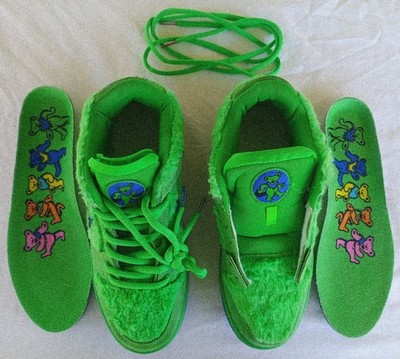 Size 9 - Nike SB Dunk Low x Grateful Dead Green Bear 2020 CLEAN