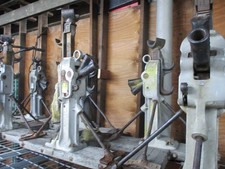 SIMPLEX A1029 ALUMINUM REE JACKS [PR]  w/WOODEN BASE  20 TON CAPACITY