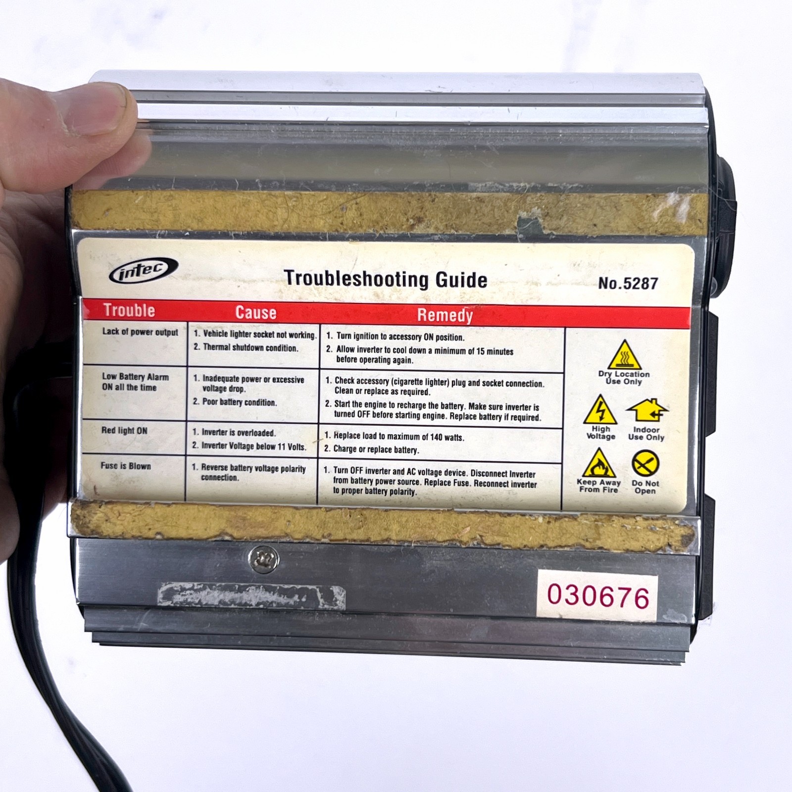 Intec Gamer's Power Inverter 140 Watts - Coverts 12V DC to 110V AC - ROAD TRIPS!