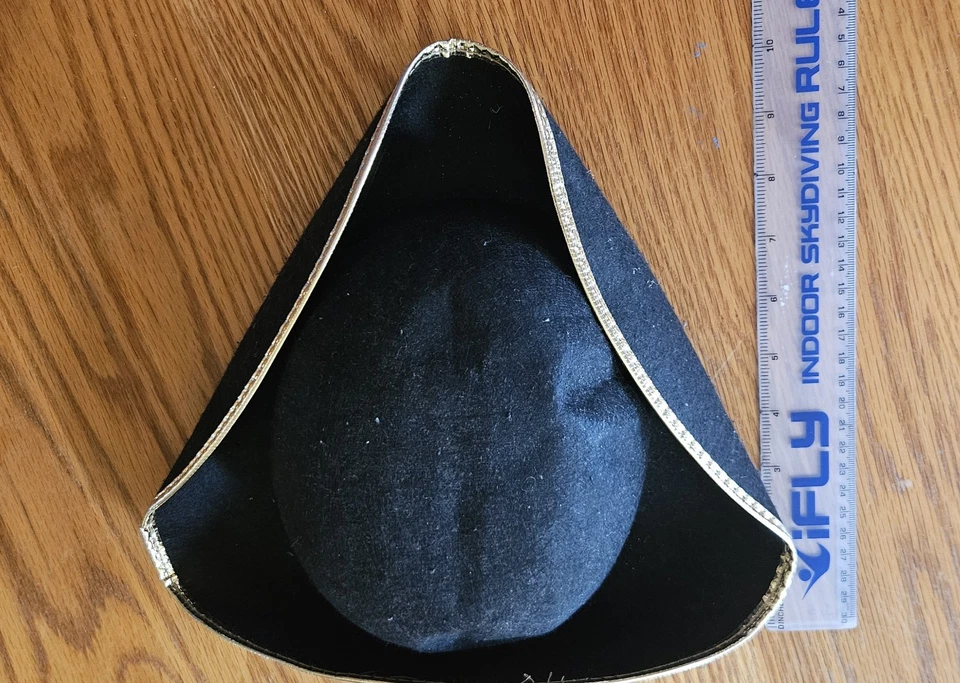 Sombrero Disfraz Infantil Tri-Maíz Fieltro Negro con Borde Dorado Foto 2 de 4