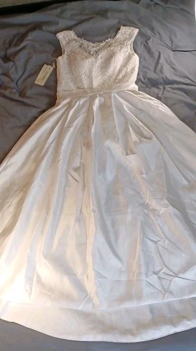 Jaeden Lace Top Bridal Gown V Neck  White Wedding Dress Sz 10