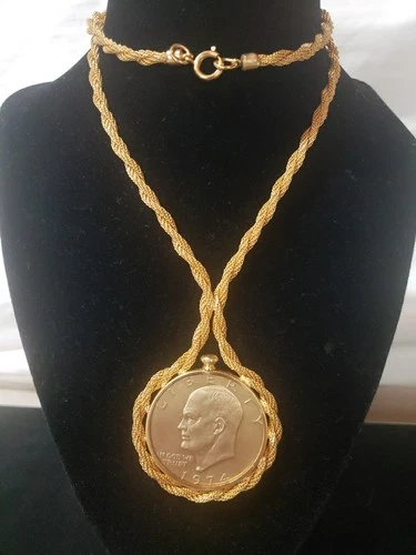 Vintage 1972 Eisenhower Dollar Coin Gold Tone Long Chain Necklace Liberty