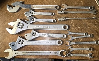 LOT OF 15 ADJUSTABLE CRESCENT WRENCHES COMBINATION WRENCHES  FLEX WRENCHES 