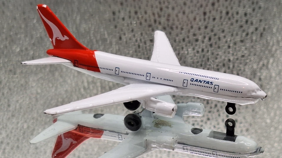 1:400? Qantas Airlines Boeing 767 | Realtoy? | Diecast - Image 2 of 2