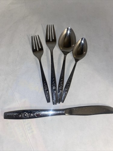 Oneida Shiny OUR ROSE SSS Stainless Silverware Flatware 5 Piece Place Setting - Picture 10 of 19