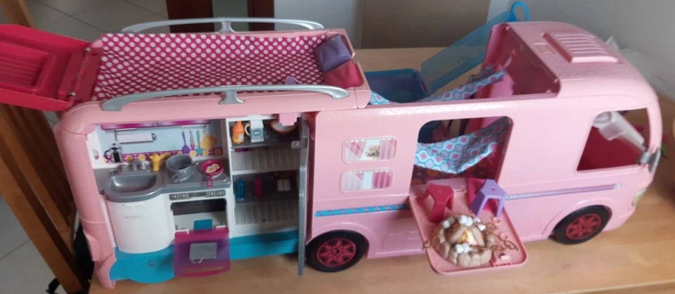BARBIE CAMPER DEI SOGNI GIOCATO POCHISSIMO E QUASI COMPLETO DI ACESSORI + ACESSO - Immagine 3 di 4