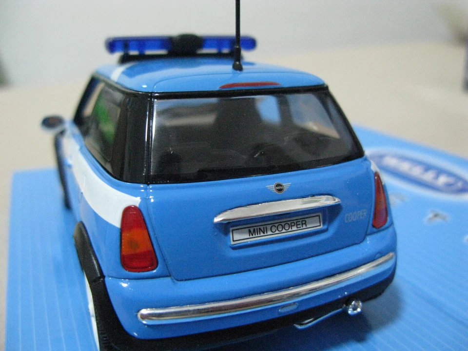 Polizei Modellauto 1:24 (Polizia) - Bild 4 von 4