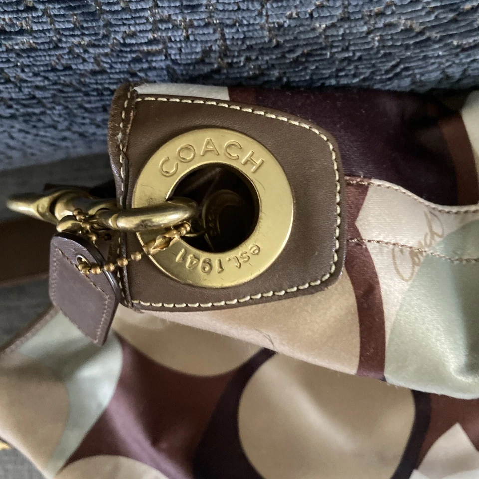 蔻驰橄榄绿色围巾印花多色签名单肩包托特包钱包罕见 — 第 4/4 张图片