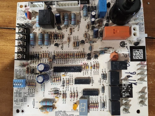 Rheem Ruud EMERSON 1194-250 Furnace Control Circuit Board 62-105217-01-01