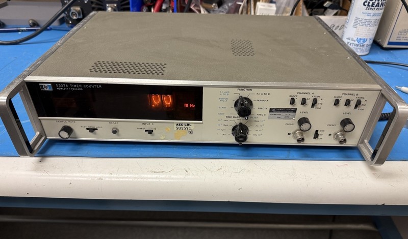 Hewlett Packard HP 5327A Timer-Counter 10Hz to 550MHz. See Description.