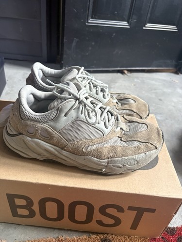 adidas Yeezy Boost 700 salt size 9.5