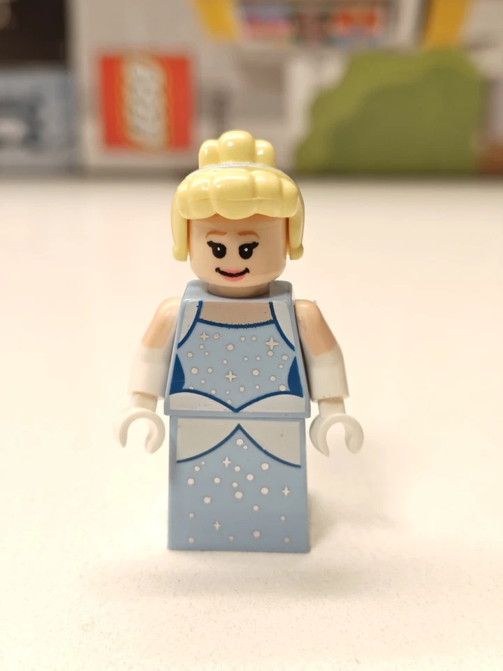 NUEVO Disney Cenicienta Personalizado Lego Minifigura Vestido Azul Brillante Castillo Disney Foto 2 de 3
