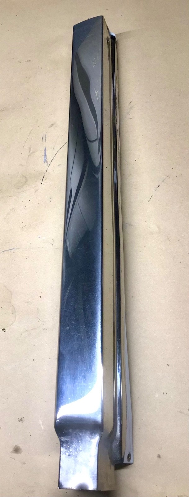 1966 - 1980 Rolls Royce Silver Shadow Wraith II Left Side Door Chrome Pillar