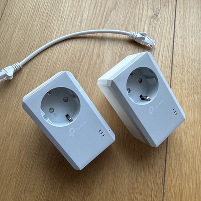 TP-Link Powerline Adapter Set TL-PA4010P KIT 600Mbits Homeplug AV2 mit Steckdose