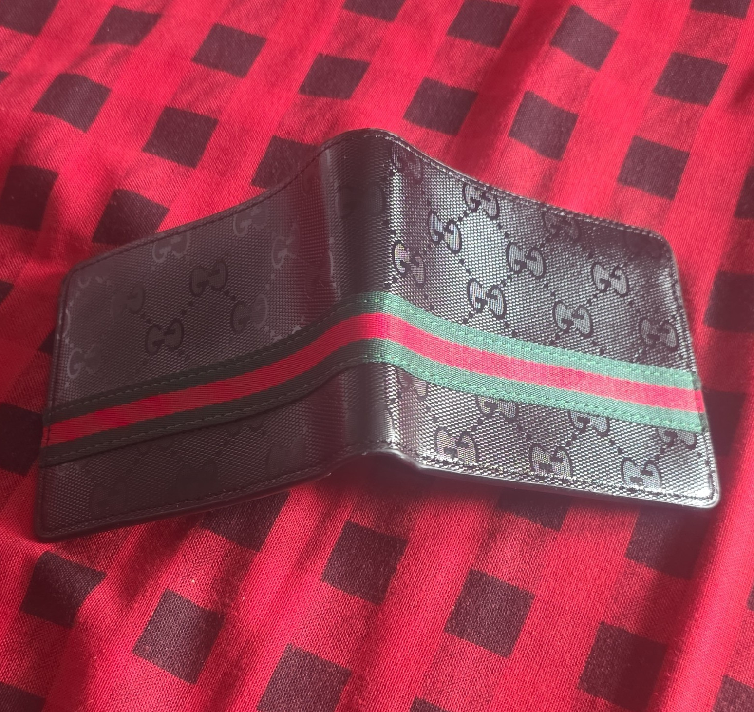 Gucci Men’s Black GG Logo Bifold Wallet w/ Green Red Web Stripe, Cards