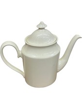 Classic White Porcelain Teapot with Lid Elegant Design Tea Pot