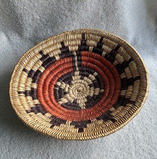 Navajo Wedding Basket 10 Inch Diameter 14 Point
