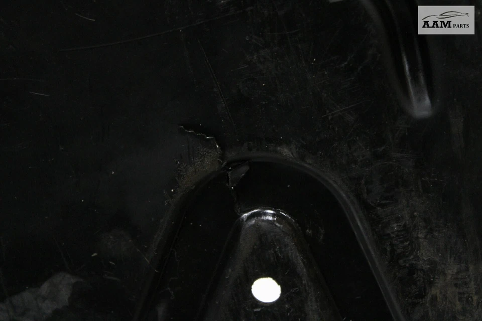 AUDI A3 QUATTRO 2015-2016 MOTOR DELANTERO BAJO CUBIERTA PROTECTOR CONTRA SALPICADURAS OEM Foto 4 de 4