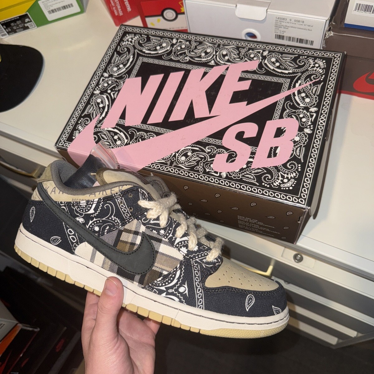 SPECIAL BOX Size 11.5 - Nike Dunk Low Premium QS SB x Travis