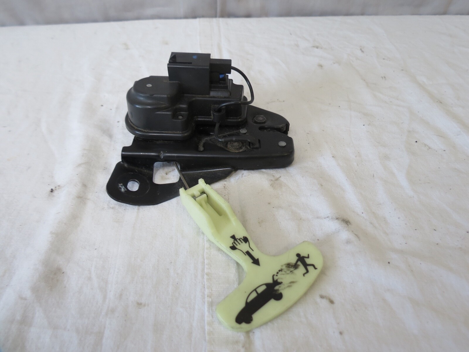 ✅ 14-17 Maserati Ghibli Rear Trunk Boot Lock Latch Actuator w/ Pull Handle OEM