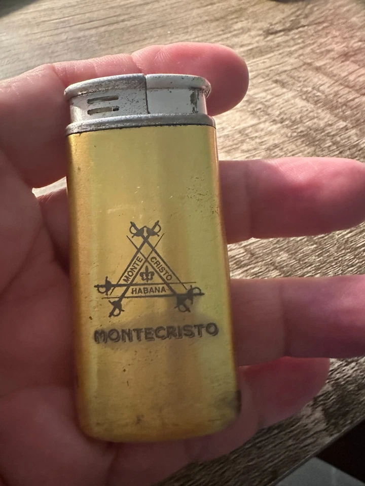Encendedor vintage Montecristo Habana V8I 39233 grabado en la parte inferior Foto 4 de 4