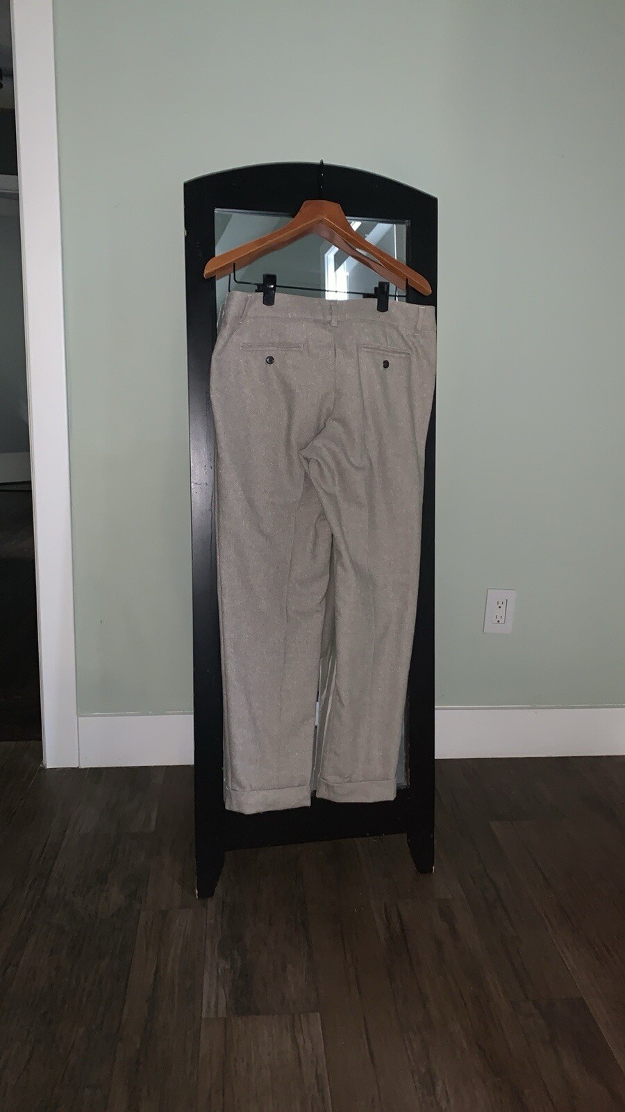 Picture 2 of 8