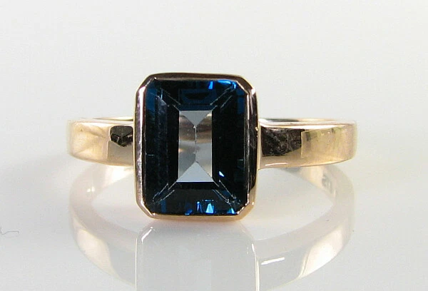 Personalizado Orden 9K 9CT Oro Rosa London Topacio Azul Solitario Tank Anillo Z2