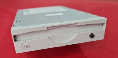 Iomega 100MB IDE Zip Internal Drive. Tested and Working