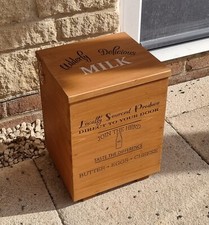 Doorstep milk bottle box insulated