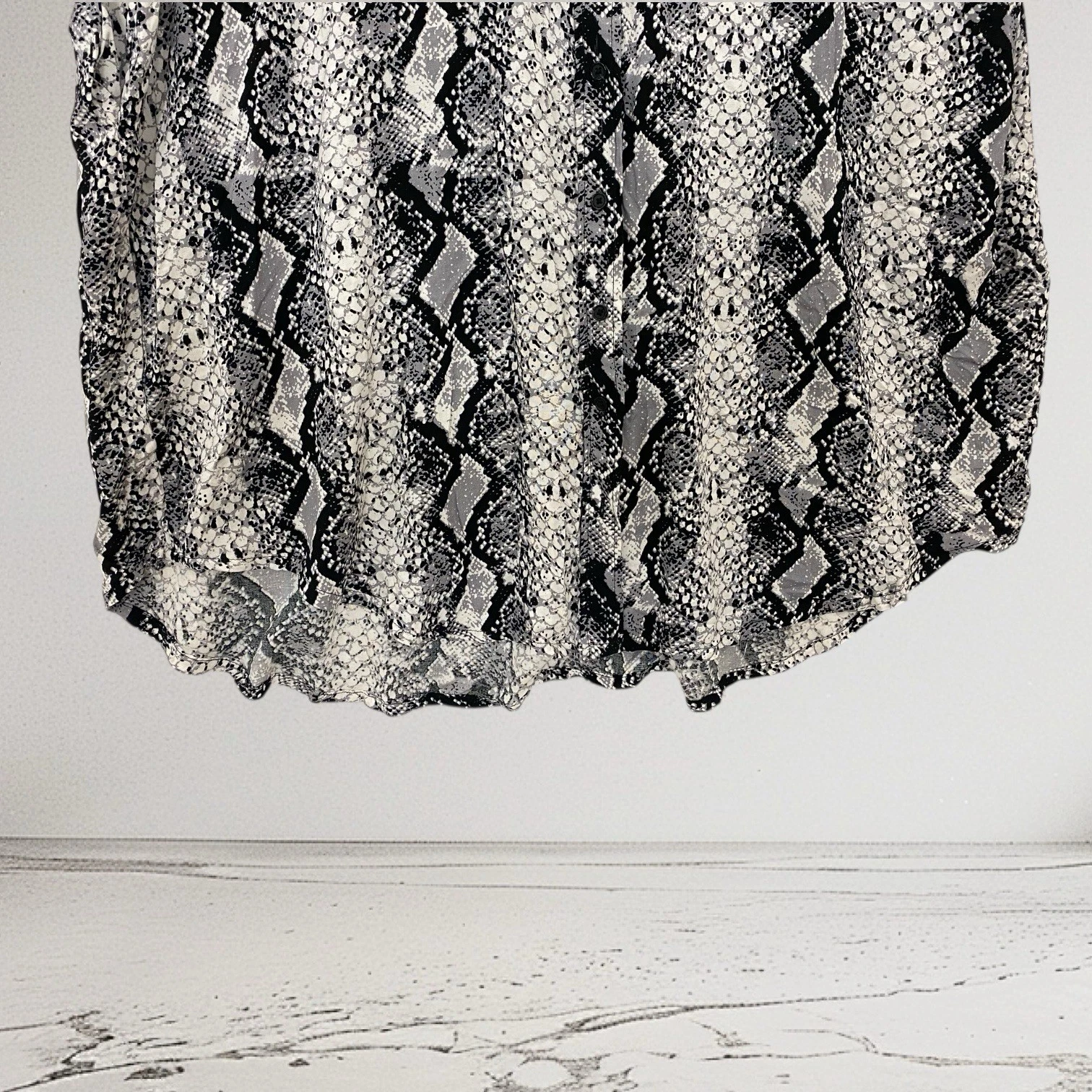 VETEMENTS Ashley Stewart Camicia Vestito Donna Taglia 26 28 Pelle di Serpente Stampa Bottoni Frontali Midi