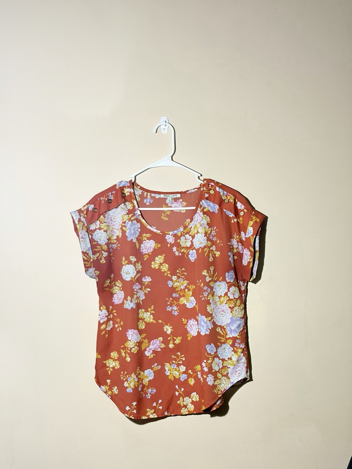 Speed Limit Size Large Orange Floral Short-Sleeve Scoop Neck Blouse