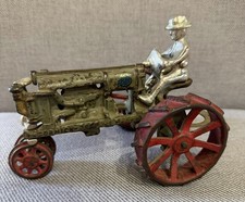 VINTAGE ANTIQUE ARCADE MCCORMICK DEERING FARMALL TOY TRACTOR IH REGULAR w DRIVER