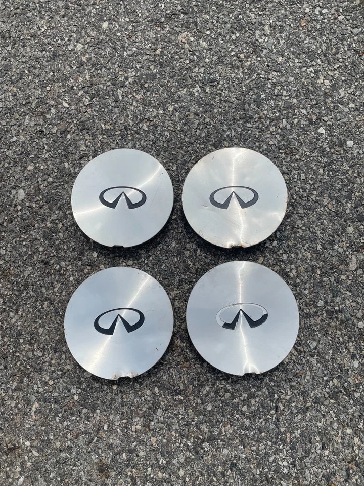 Tapacubos centrales de llantas de aleación originales Infiniti Q45 I30 1995 a 1998 Foto 4 de 4