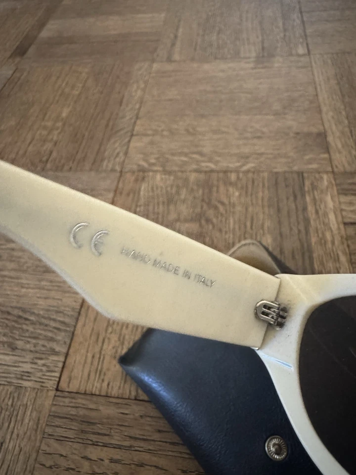 Gafas de sol Retrosuperfuture Drew Mama blancas RSF lentes negras unisex Foto 3 de 4