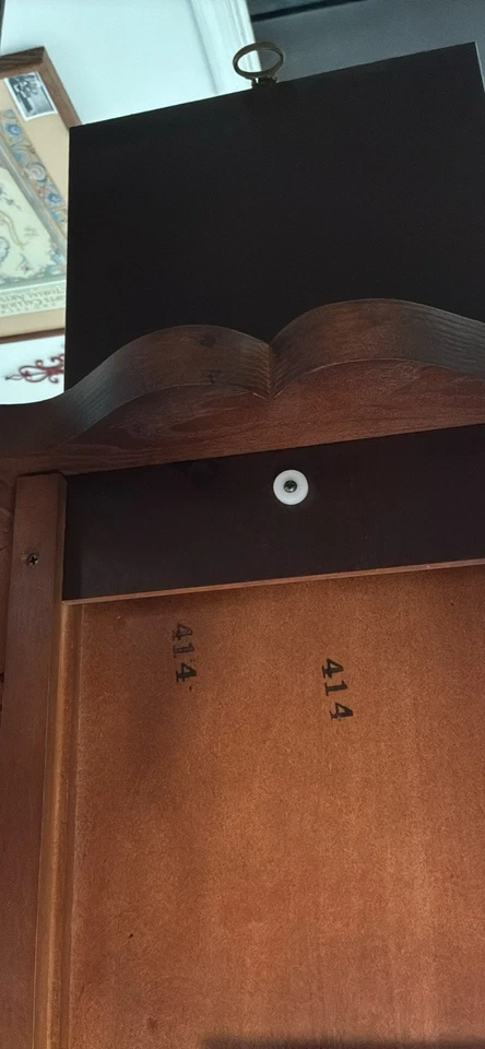 Mesa de té estilo rural francés roble burl envejecido Henredon Foto 3 de 4