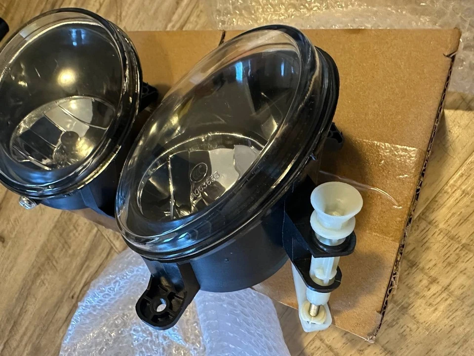 Halogen Fog Light Set with Bulbs for Audi A4 S4 A6 Q5 Allroad 2009–2015 - Image 2 of 4