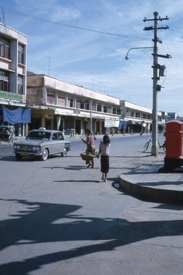 SL32 Slide 1970s Bangkok Thailand Street Scene Taxi Market019a