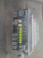 2004-2006 DODGE DURANGO FUSE BOX INTEGRATED MODULE w/o COVER OEM 56049097AD