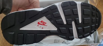 Never worn, no box Nike air mens shoes DM8152-100 Mens 8.5 Nike Air Huarache Peace Love Swoosh DM8152-100  main image 3