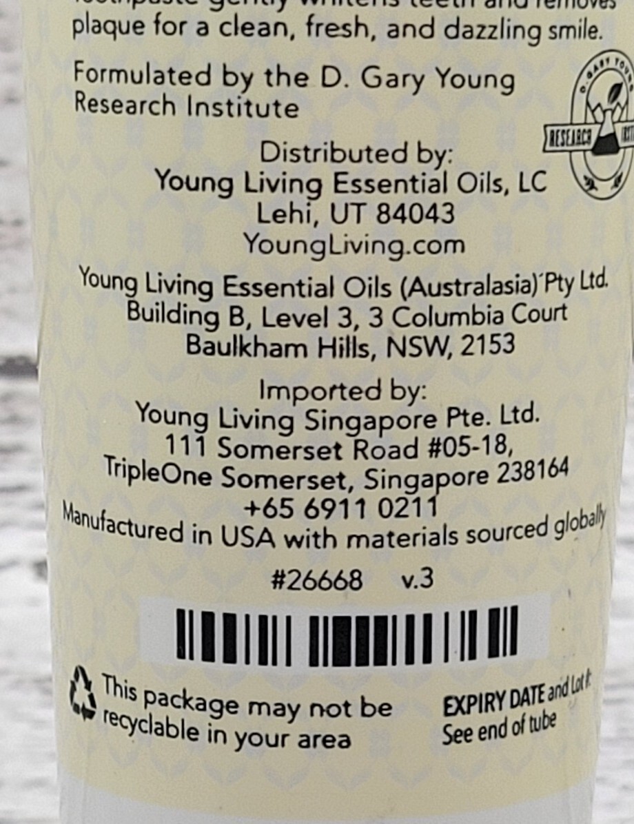 Young Living THIEVES Essential Oil Infused WHITENING Toothpaste 4oz  *SEALED*