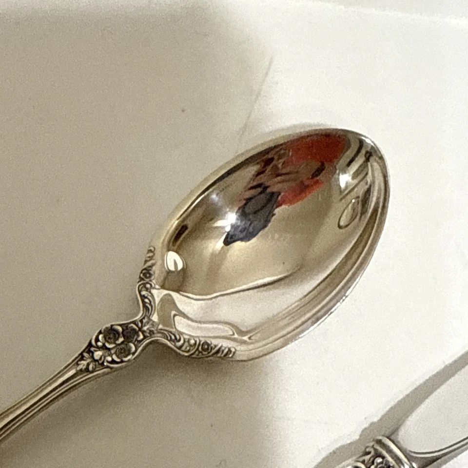 Cuchillo de mantequilla maestro de plata esterlina Gorham Buttercup cuchara de azúcar sin monograma Foto 2 de 4